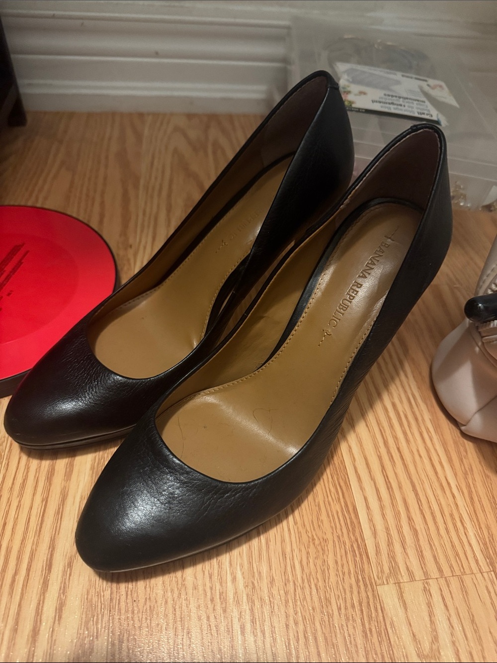Banana Republic Black Leather Mid-Heel Pump